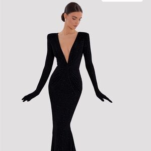 Albina Dyla Cocktail size 8 Sleeve Plunge Gown for Cocktail retails $800